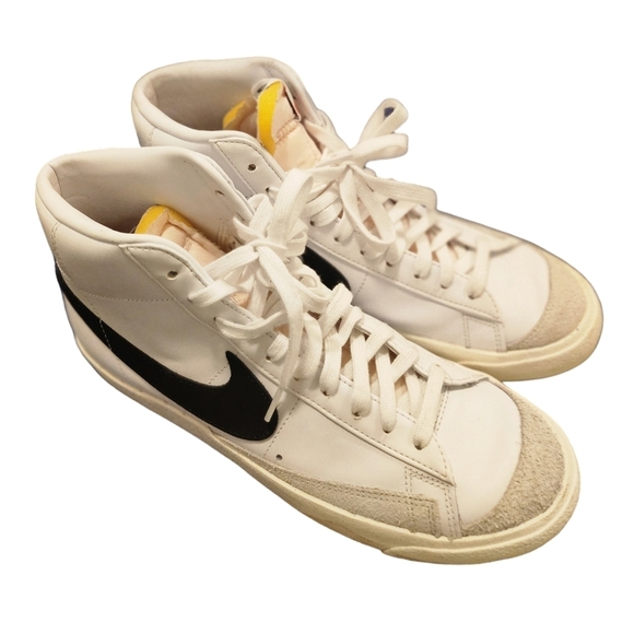 Nike Blazer Mid 77  Men’s Sneaker Size 9.5 - Picture 3 of 11